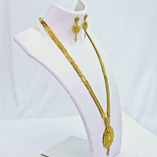 The Vedika Goldforming Necklace