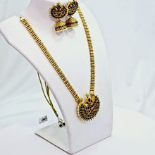 The Indu Kempu Necklace