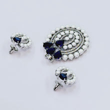 The Amaya Whitegold A.D Pendant Earring