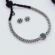 The Margot Oxidized Necklace