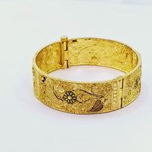 The Kirti Goldforming Bangle